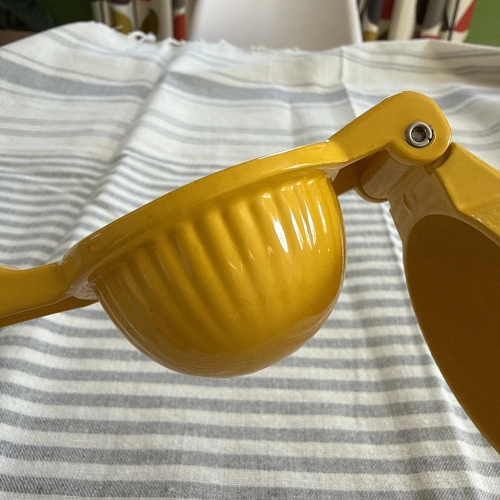 Manual Citrus Juicer Yellow Lemon Lime Hinged Vintage